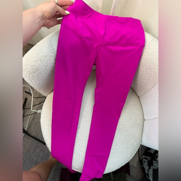 Reflex Fuchsia Leggings - Picture 2 of 4